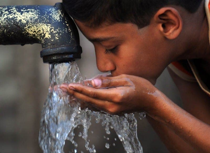 This Solar Powered Filtration System Aims To Provide Clean Water To The 2.1 Billion Who Lack It